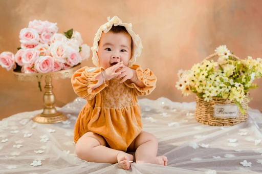 弥勒宝宝对妈妈的爱